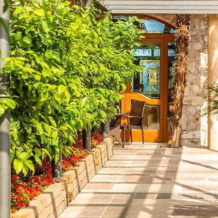 Antico Monastero Hotel 4*