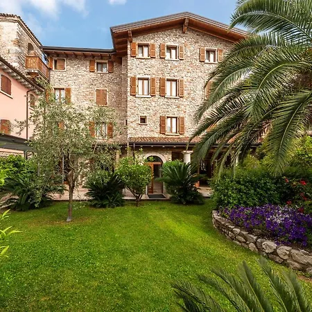 Antico Monastero Hotel
