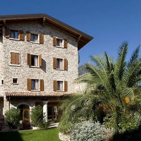 Hotel Antico Monastero 4*